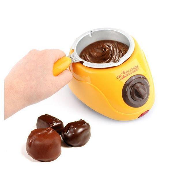 Oferta Speciala:Set 3 tavi de copt, cu foma patrata, rotunda si inima+Aparat pentru Topit Ciocolata